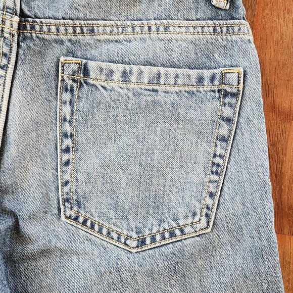 Old Navy Light Wash Boot-Cut Jeans Size 12 - Picture 16 of 16